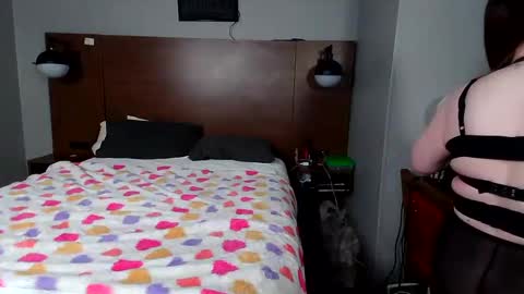 Snapshot of kittykat_1999 chatting on February 19, 8:12 am kittykat 1999 online show from February 19, 8:12 am