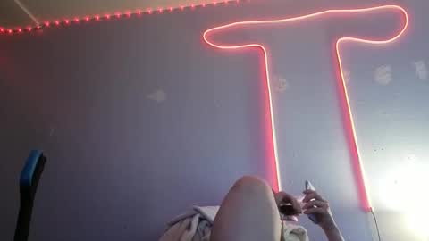 Snapshot of kittykat_1999 chatting on October 16, 8:59 am kittykat 1999 online show from October 16, 8:59 am