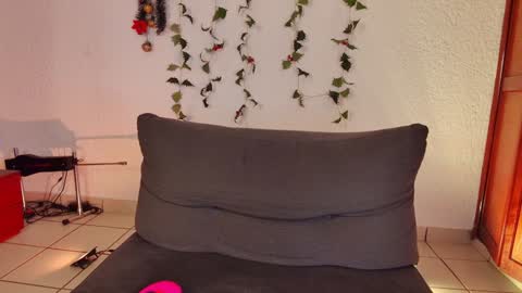 Snapshot of kittylu__ chatting on January 18, 1:30 am L          FOLLOW ME ON IG kittylu    online show from January 18, 1:30 am