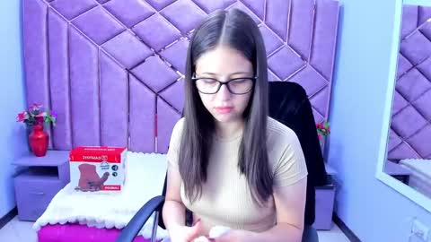 Snapshot of kittypinky01 chatting on May 21, 2:24 pm Sarah online show from May 21, 2:24 pm