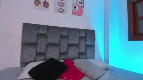Snapshot of kittystar18 chatting on June 10, 6:07 pm kitty online show from June 10, 6:07 pm