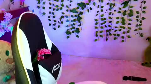 Kittyuwu  online show from October 2, 6:15 pm