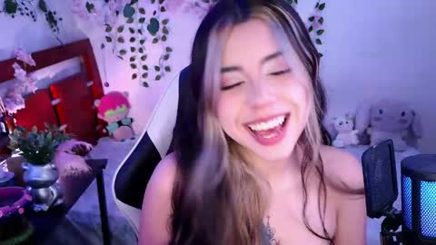 Kittyuwu  online show from March 23, 9:52 pm