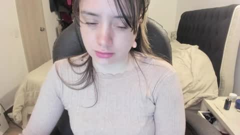 kittywantslove23 online show from April 22, 11:17 pm