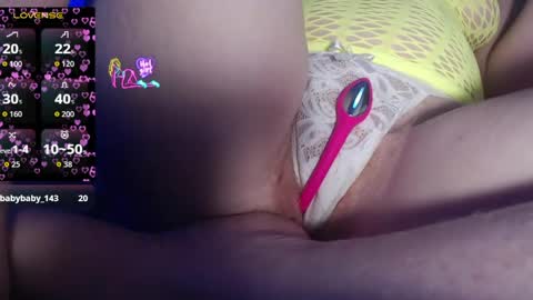 kittywhiteass online show from April 21, 7:36 am