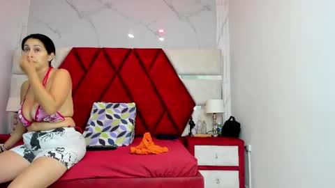 Snapshot of kity_spiderr chatting on June 26, 12:20 pm Luisa y Jairo online show from June 26, 12:20 pm