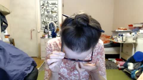 Snapshot of kiuminberry chatting on December 24, 6:28 pm KiuminBerry online show from December 24, 6:28 pm