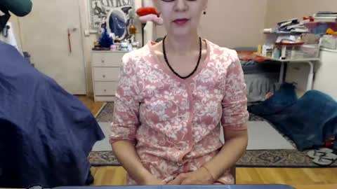 Snapshot of kiuminberry chatting on March 7, 9:51 am KiuminBerry online show from March 7, 9:51 am