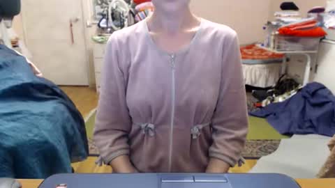 Snapshot of kiuminberry chatting on September 9, 12:59 pm KiuminBerry online show from September 9, 12:59 pm