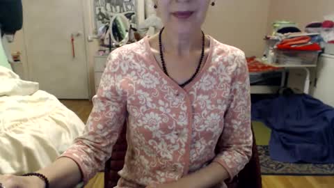 Snapshot of kiuminberry chatting on October 5, 5:55 pm KiuminBerry online show from October 5, 5:55 pm