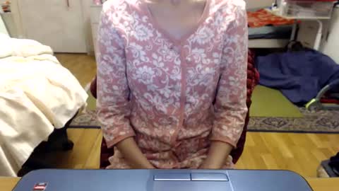 Snapshot of kiuminberry chatting on October 7, 12:24 pm KiuminBerry online show from October 7, 12:24 pm