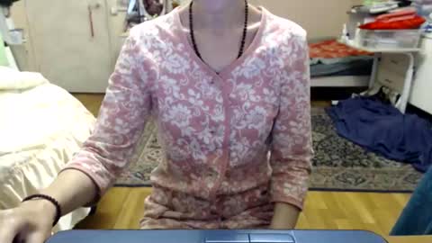 Snapshot of kiuminberry chatting on October 22, 10:26 am KiuminBerry online show from October 22, 10:26 am