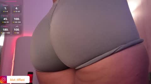 Snapshot of kiut_tiffanii chatting on February 26, 2:54 am Tiffanii online show from February 26, 2:54 am