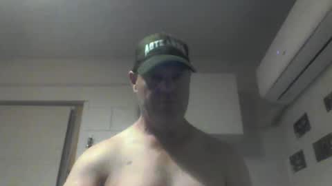Snapshot of kiwiguy19773 chatting on January 21, 9:24 am kiwiguy19773 online show from January 21, 9:24 am