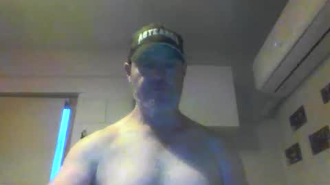 Snapshot of kiwiguy19773 chatting on January 27, 7:56 am kiwiguy19773 online show from January 27, 7:56 am