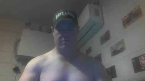 Snapshot of kiwiguy19773 chatting on April 28, 7:13 am kiwiguy19773 online show from April 28, 7:13 am