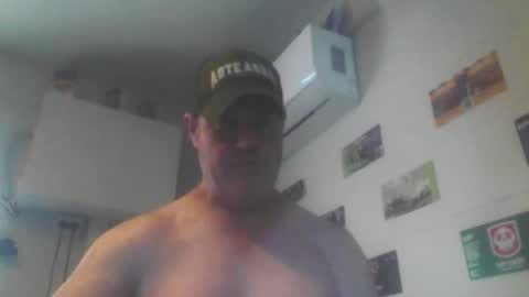 Snapshot of kiwiguy19773 chatting on May 4, 1:01 am kiwiguy19773 online show from May 4, 1:01 am