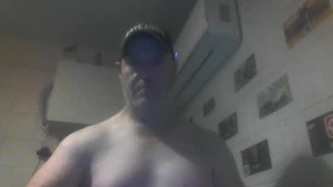 Snapshot of kiwiguy19773 chatting on May 13, 7:50 am kiwiguy19773 online show from May 13, 7:50 am
