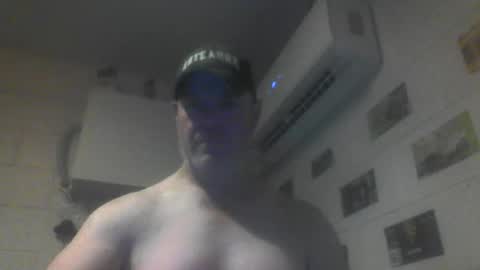 Snapshot of kiwiguy19773 chatting on May 15, 7:26 am kiwiguy19773 online show from May 15, 7:26 am