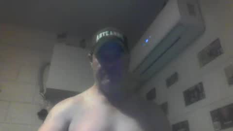 Snapshot of kiwiguy19773 chatting on May 25, 6:52 am kiwiguy19773 online show from May 25, 6:52 am