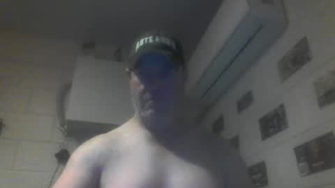 Snapshot of kiwiguy19773 chatting on May 26, 7:37 am kiwiguy19773 online show from May 26, 7:37 am