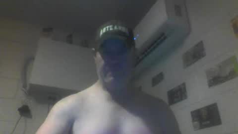 Snapshot of kiwiguy19773 chatting on June 3, 7:22 am kiwiguy19773 online show from June 3, 7:22 am