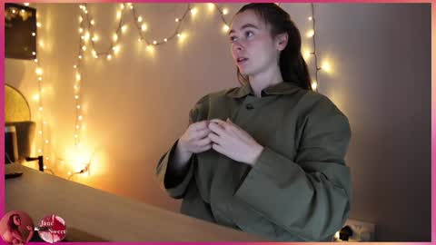 Snapshot of kjfucks chatting on October 4, 9:29 am JaneSweet online show from October 4, 9:29 am