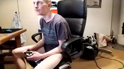 Erik online show from January 4, 9:52 pm