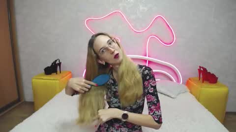 Klary online show from September 14, 12:15 pm