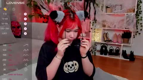 Snapshot of klee_love chatting on October 24, 4:42 am Klee online show from October 24, 4:42 am