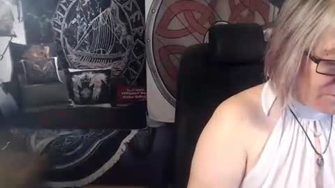 Snapshot of kleiner_teufel chatting on October 26, 4:40 am Michelle online show from October 26, 4:40 am