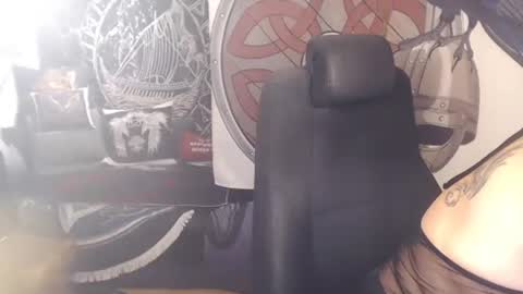 Snapshot of kleiner_teufel chatting on November 3, 7:15 pm Michelle online show from November 3, 7:15 pm