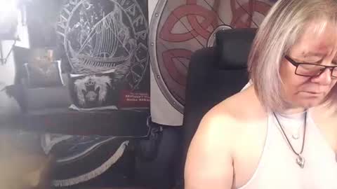 Snapshot of kleiner_teufel chatting on November 16, 5:29 pm Michelle online show from November 16, 5:29 pm