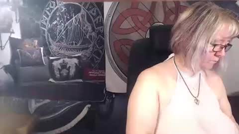 Snapshot of kleiner_teufel chatting on November 17, 7:47 am Michelle online show from November 17, 7:47 am