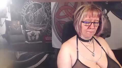 Snapshot of kleiner_teufel chatting on November 25, 7:36 pm Michelle online show from November 25, 7:36 pm