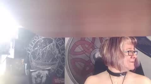 Snapshot of kleiner_teufel chatting on November 29, 10:18 am Michelle online show from November 29, 10:18 am