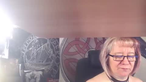 Snapshot of kleiner_teufel chatting on December 5, 8:12 am Michelle online show from December 5, 8:12 am