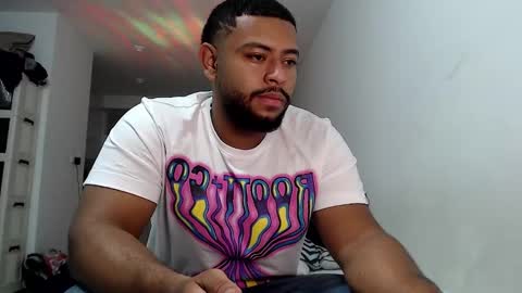 Snapshot of kleyton336 chatting on December 3, 5:31 am kleyton online show from December 3, 5:31 am