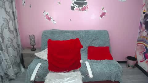 Snapshot of kloe_cooper chatting on December 31, 6:59 am kloe_cooper online show from December 31, 6:59 am