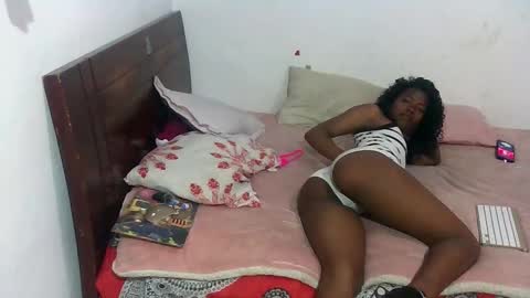 Snapshot of kloe_cooper chatting on November 8, 6:40 pm kloe_cooper online show from November 8, 6:40 pm