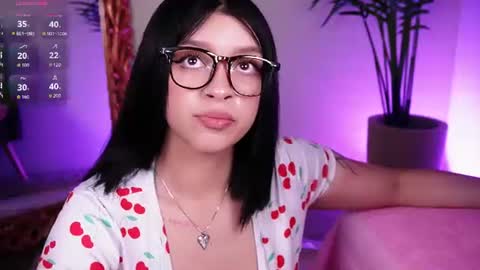 Snapshot of kloe_meow chatting on July 2, 3:23 am Kloe online show from July 2, 3:23 am