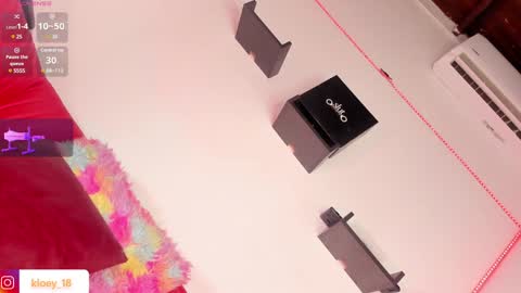 Snapshot of kloey_hoot chatting on December 31, 7:53 am Kloey online show from December 31, 7:53 am