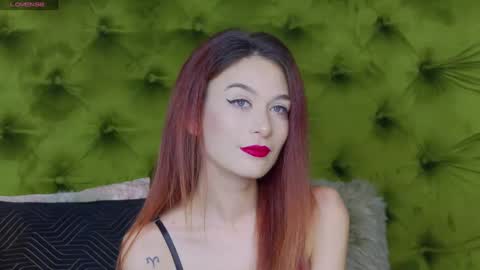 KloeyAdams online show from January 19, 7:36 am