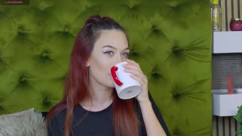 KloeyAdams online show from January 20, 7:25 am