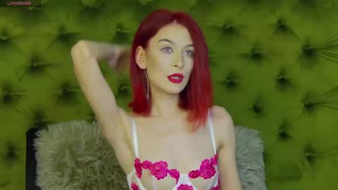 KloeyAdams online show from January 31, 10:20 am