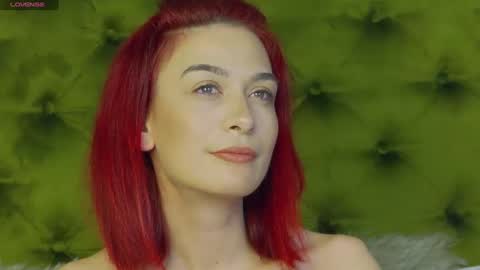 KloeyAdams online show from February 9, 9:37 am