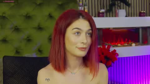 KloeyAdams online show from March 9, 9:02 am