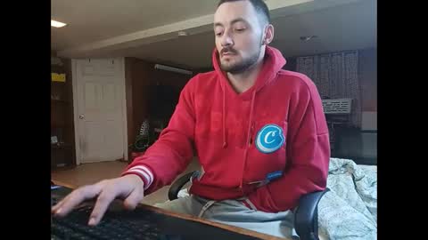 Snapshot of klou502 chatting on January 3, 12:19 pm LOUiViLAN online show from January 3, 12:19 pm