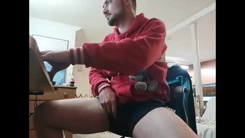 Snapshot of klou502 chatting on January 5, 7:17 am LOUiViLAN online show from January 5, 7:17 am