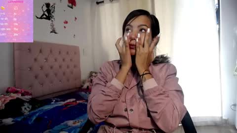 Snapshot of kloy_sech chatting on February 26, 2:25 pm Valen online show from February 26, 2:25 pm